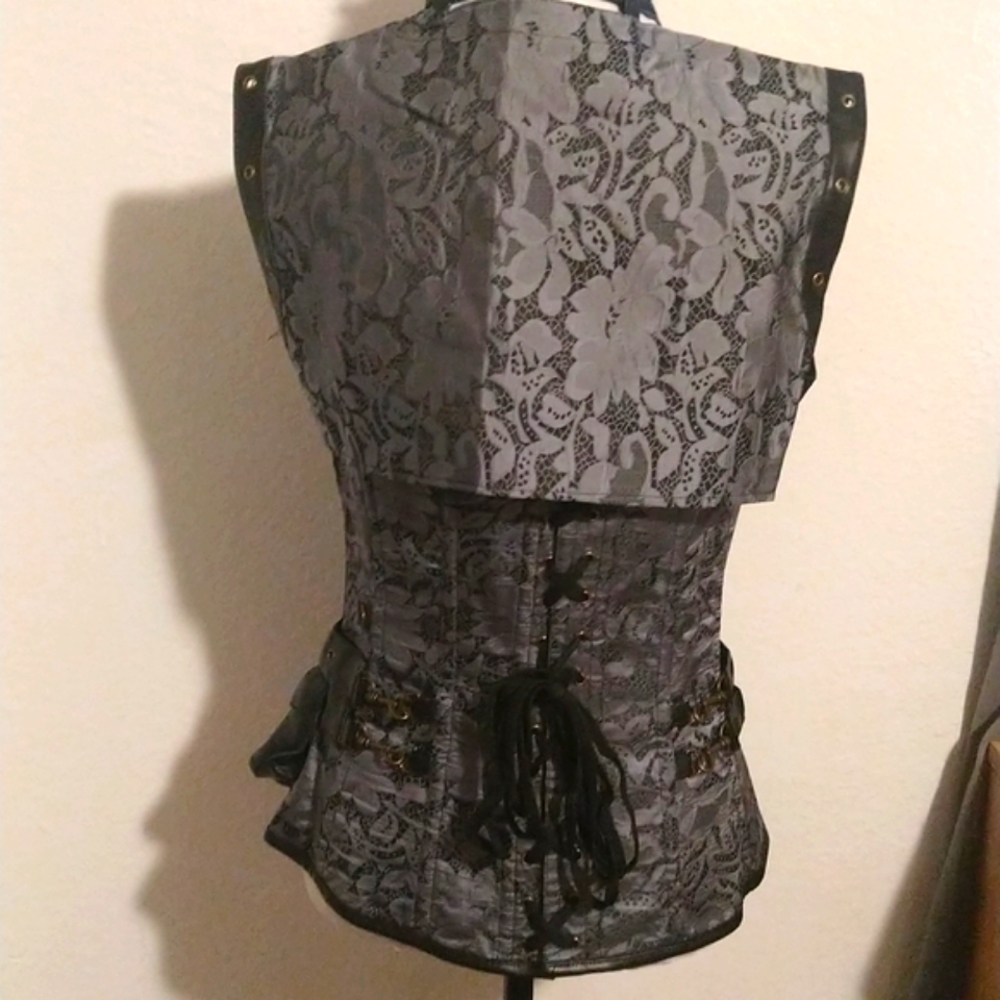 SO UNIQUE AND SPECIAL BNWT FIVE PIECE SET CORSET, Goth, Rock, Steampunk - Picture 4 of 11